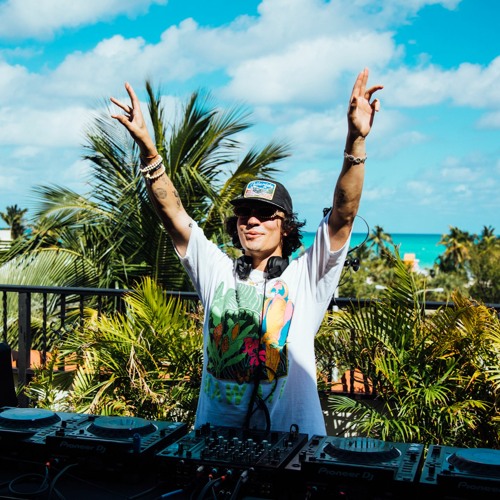 ภาพปกอัลบั้มเพลง Disco Lines - Live DJ Set 1001Tracklists x DJ Lovers Club x Klubcoin Miami Rooftop Sessions 2023