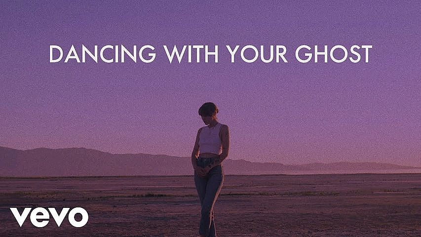 ภาพปกอัลบั้มเพลง Sasha Alex Sloan - Dancing With Your Ghost (Lyric Video)